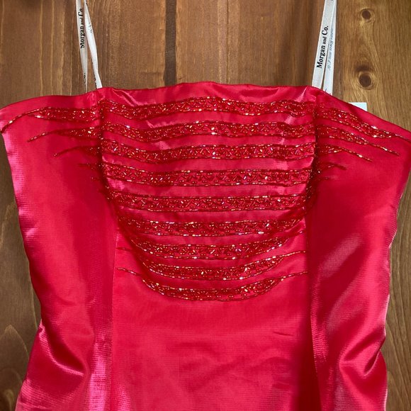 Morgan and Company - Strapless Red Ladies Prom Dress size 5/6 - Picture 2 of 7